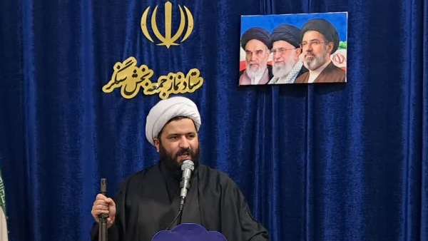 قهرمان واقعی ما شهدا هستند.