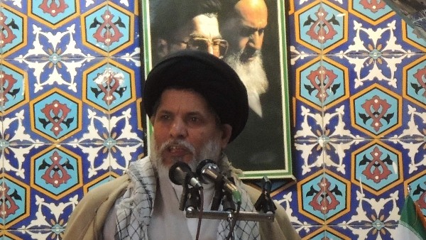 راه امام را گم نکنیم استقامت در مقابل تهدیدها و سختی ها این خط امام است...عقب نشینی و خستگی باعث امیدوار شدن دشمن می شود
