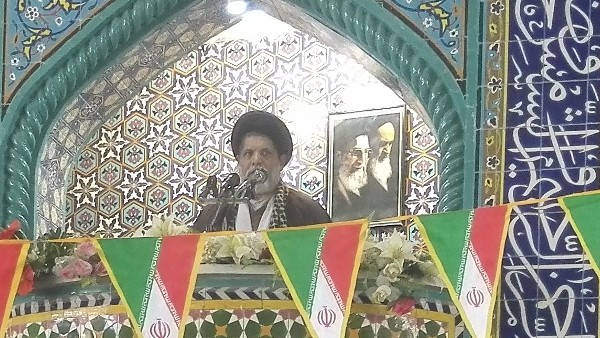 متاسفانه برخی از اصول انقلاب اسلامی از جمله ساده‌زیستی، بی‌آلایشی، اکتفا به حداقل‌ها و همدردی با قشر ضعیف جامعه توسط بعضی از مسئولین به فراموشی سپرده شده است و باید بدانیم عمل به اصول انقلاب اسلامی در تداوم این انقلاب ضروری است.