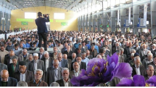 امام جمعه رفسنجان در خطبه های نماز جمعه این هفته مطرح کرد: همه باید برای کمک به سیل زدگان پای کار برویم / از موی سر تا ناخن پا اروپایی و غربی شدن خواسته تقی زاده های دیروز و امروز است