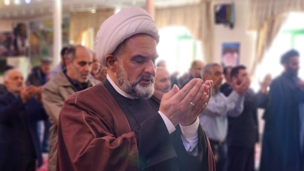 اگر متولیان أمر راهِ درست را بروند مردم هم همانطور جواب می ‌دهند. سوگواری باور نکردنی مردم در مراسم شهید حاج قاسم سلیمانی نشانه إنتخاب راه درست شهید سلیمانی بود.