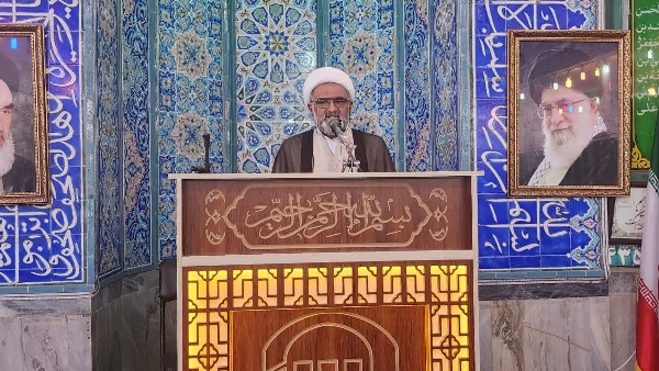 جایی که شَمیمِ عِطرِ ولایت و تفکرِ شهدای گرانقدر در جامعه ما پیچیده شده است دلبستگی و وابستگی به دولتِ آمریکای جنایتکار معنایی نخواهد داشت و تابعینِ آمریکا همیشه منفورِ قرآن و إسلام و شهدا و اُمتِ إسلامی خواهند بود.