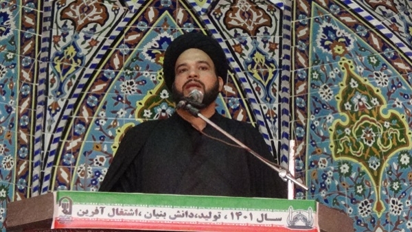 امام کاظم (ع) میفرماید : حضرت لقمان به پسرش وصیت و سفارشی کرد ؛ ای پسرم این دنیا یک دریای بسیار عمیق است و گروههای مختلفی از مردم در این دریای عمیق غرق شدند  اگر میخواهی در این دریای عمیق، غرق و هلاک نشوی این کارها را انجام بده : ۱. در این دریای عمیق،تقوا را کشتی خودت قرار بده