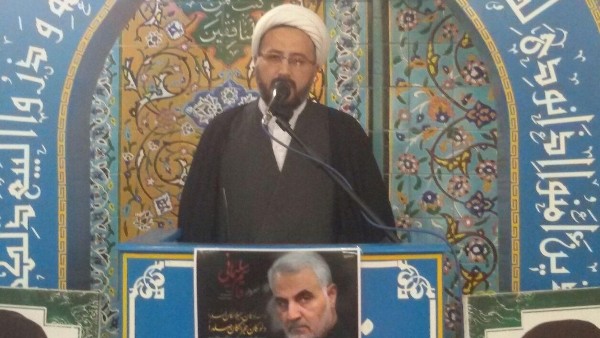 حجت الاسلام رجبی امام جمعه موقت بادرود :با شهادت سردار قاسم سلیمانی خط فکری مقاومت علیه دشمنان تروریست همچنان ادامه داشته و تعطیل شدنی نیست