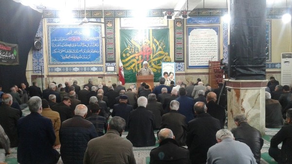 دشمن به دنبال تحقیر دستاوردهای چهل ساله انقلاب در چشم مردم است/ مسئولین نظام باید مراقب سخنان خود باشند.