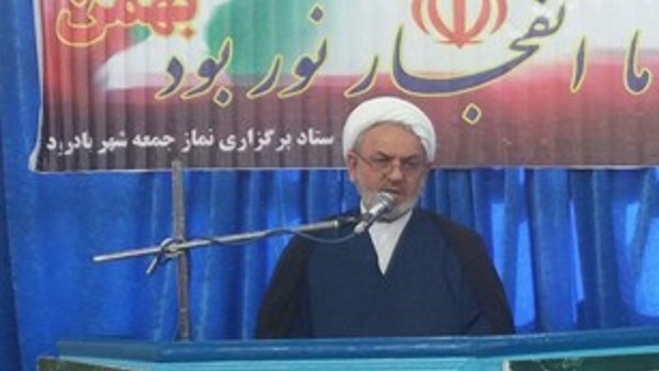 امام‌جمعه موقت بادرود: کشور از بی‌برنامگی، ریاست‌طلبی و تجمل‌گرایی رنج می‌برد