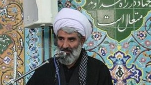 امام جمعه بادرود: مدیران مجتمع فولاد نطنز مشکلات کارکنان را برای جلوگیری از اعتراض های فراگیر حل کنند/ مسئولان در دهه فجر از خدمات خود به مردم بگویند