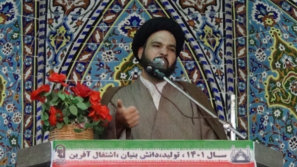 زهد حضرت زهرا  باید سرمشق ما باشد.