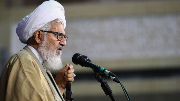 دشمن به دنبال بزرگ‌نمایی ضعف‌ها است