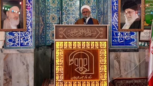 به نقل ویل دورانت مورخ آمریکایی در کتاب مشهور تاریخ و تمدن: در ایران باستان بی حجابی و برهنگی علامت کنیزان و بردگان جامعه بوده است و حجاب نماد أشراف و ایرانیان أصیل بوده.