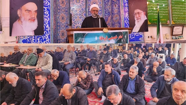 أگر نماینده اى بى علاقه به إنقلاب و كشور و بى إعتقاد به قانون أساسى به مجلس راه پیدا كند كه مصالح این كشور برایش مهم نباشد دشمنیهاى إستكبار جهانى را نفهمد چنین نماینده اى مجلس و ملّت و كشور را هم خراب میكند!