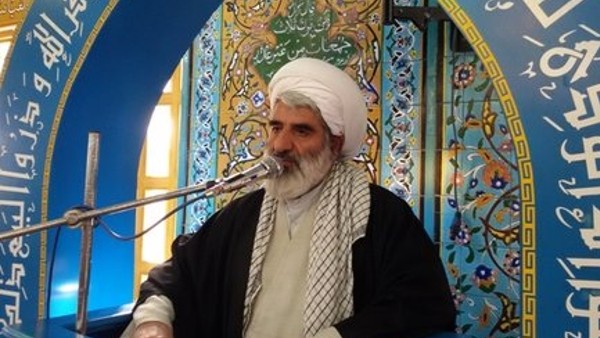 امام‌جمعه بادرود: چرا با پایین آمدن نرخ دلار، اجناس ارزان نمی‌شود؟